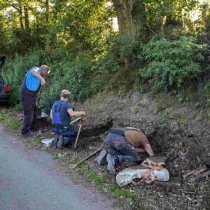 Bänke renoviert im Halletal und vorm Friedhof